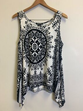 Robert Louis Black & White Medallion Print Sleeveless Tank